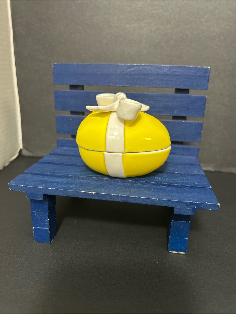 Fitz and Floyd Yellow and White Ceramic Gift Box